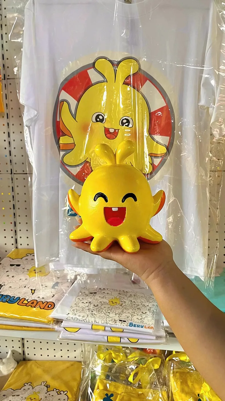 Mẫu quà lưu niệm hình nhân vật Bery được giới thiệu tại shop
