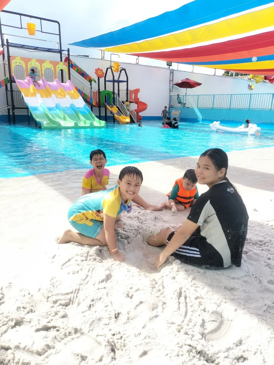 Không gian vui chơi và bãi cát trắng ở Beryland